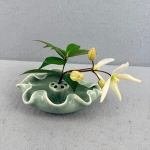 Vtg Celadon Green Lotus Leaf Flower Frog Ceramic Ikebana Seed Pod Vase 6"